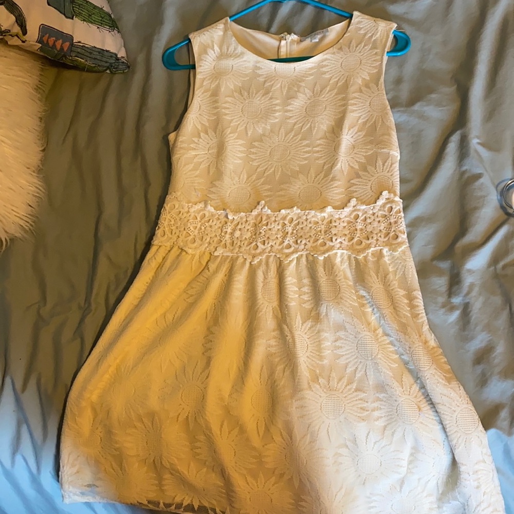 Francescas size medium cream lace dress